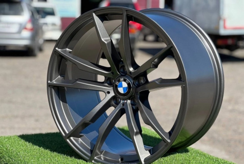 BMW 611M 5X120 10J,11J R20 ET40,30 74.1 (разноширокий комплект)