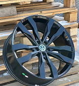 GLOSS BLACK