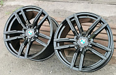 GLOSS BLACK